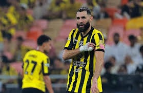 德罗巴发文力挺穆里尼奥：我的“爸爸”怎么会是种族主义者